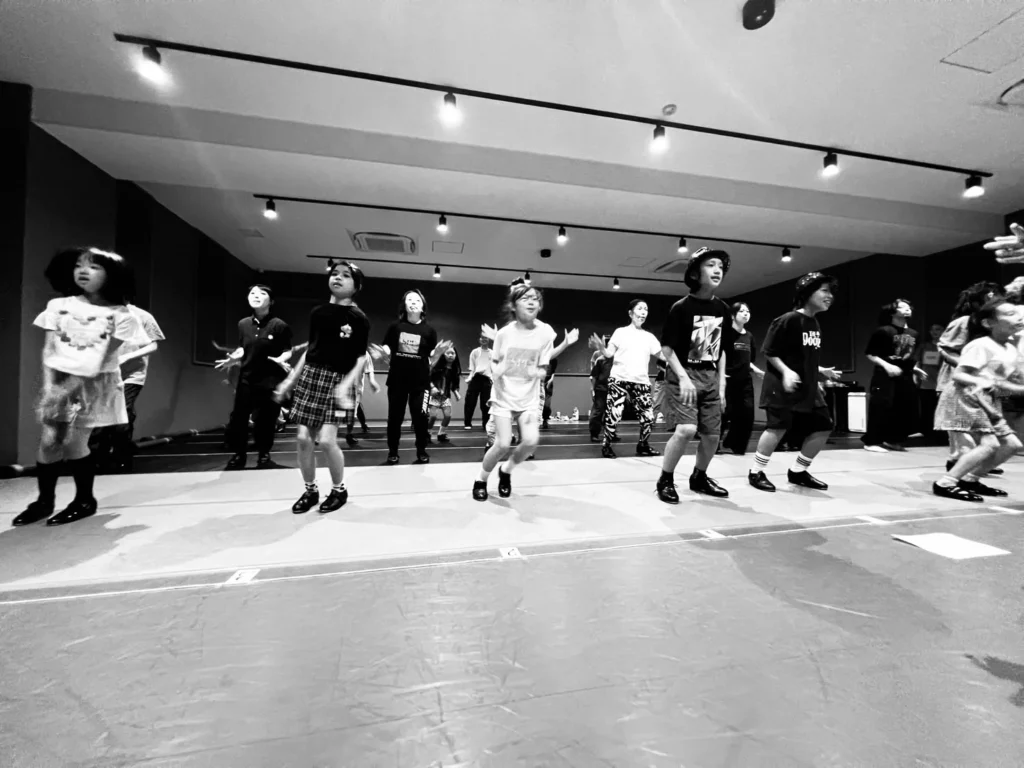 VOND VATCH、DANCHE、Doojiesみんなで踊ります